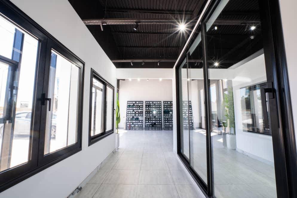 أبواب ونوافذ